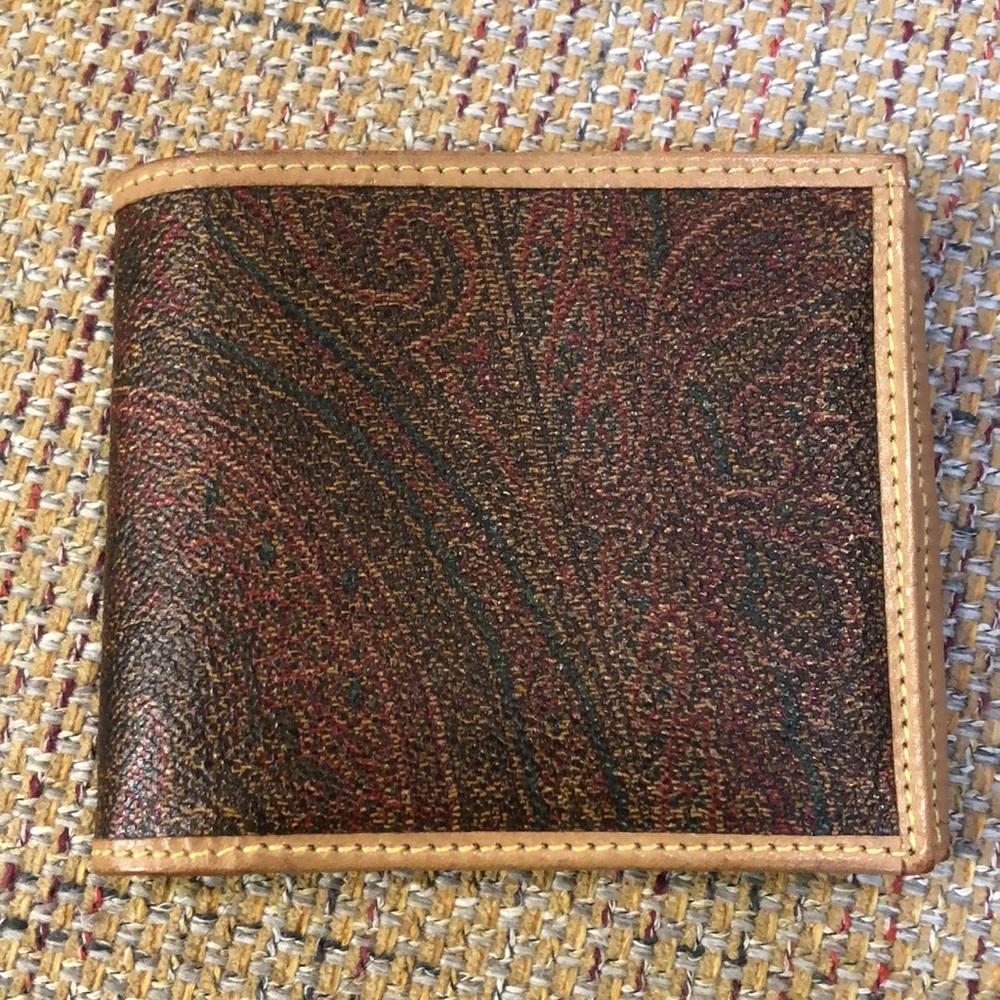 ETRO Milano Red Paisley NIB Coated Canvas Vachetta Bifold Wallet